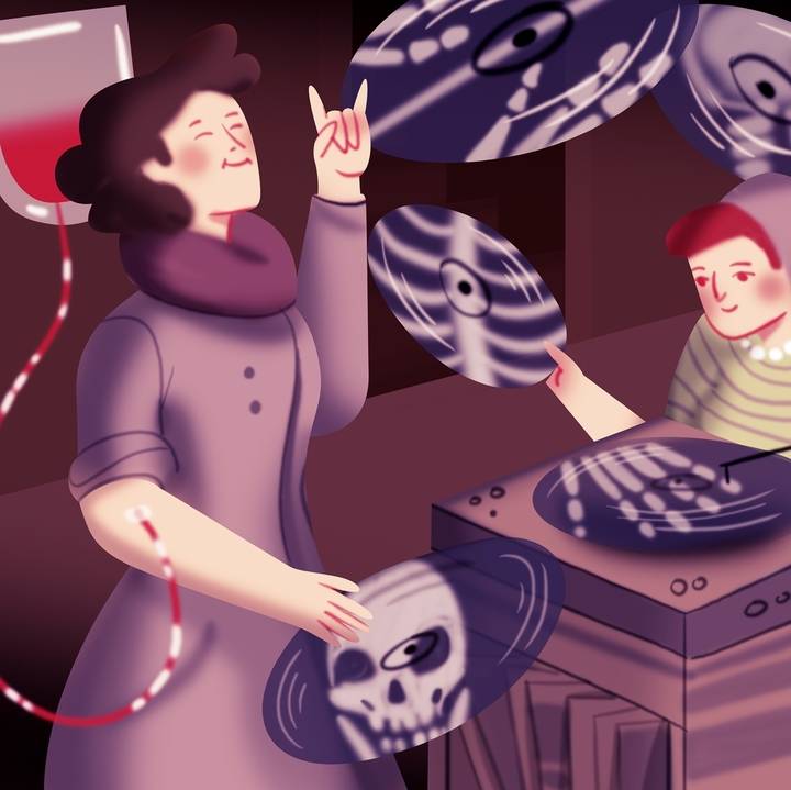 women listening to music